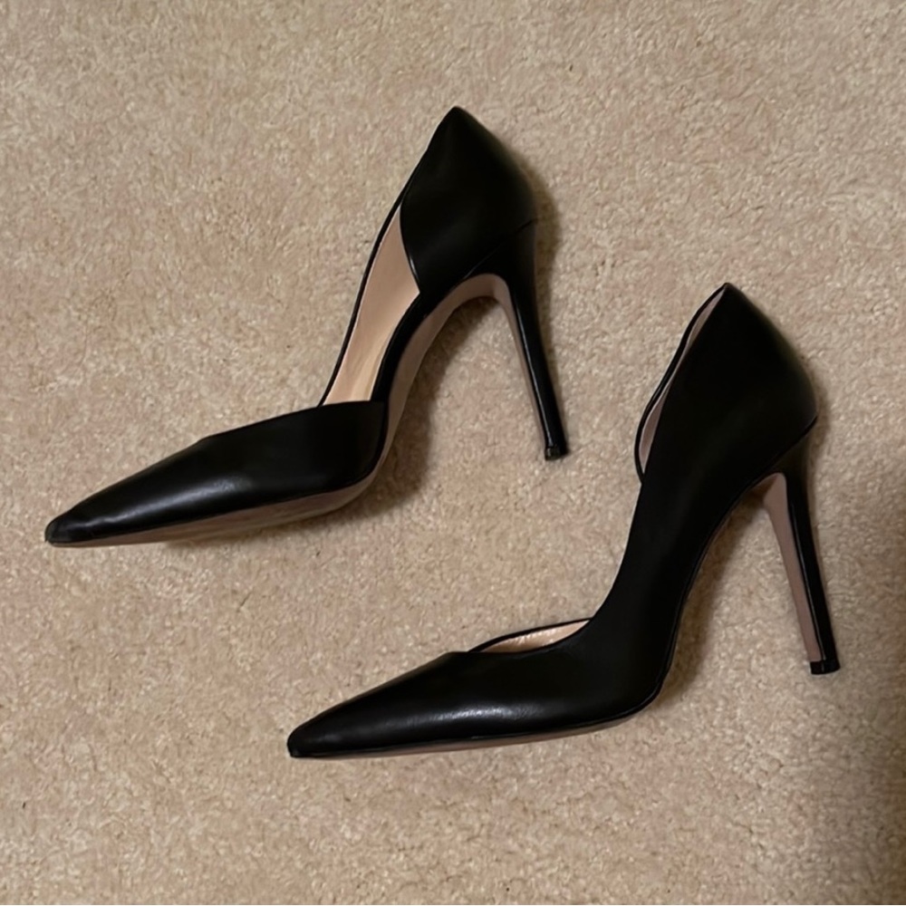 Jessica Simpson black pumps